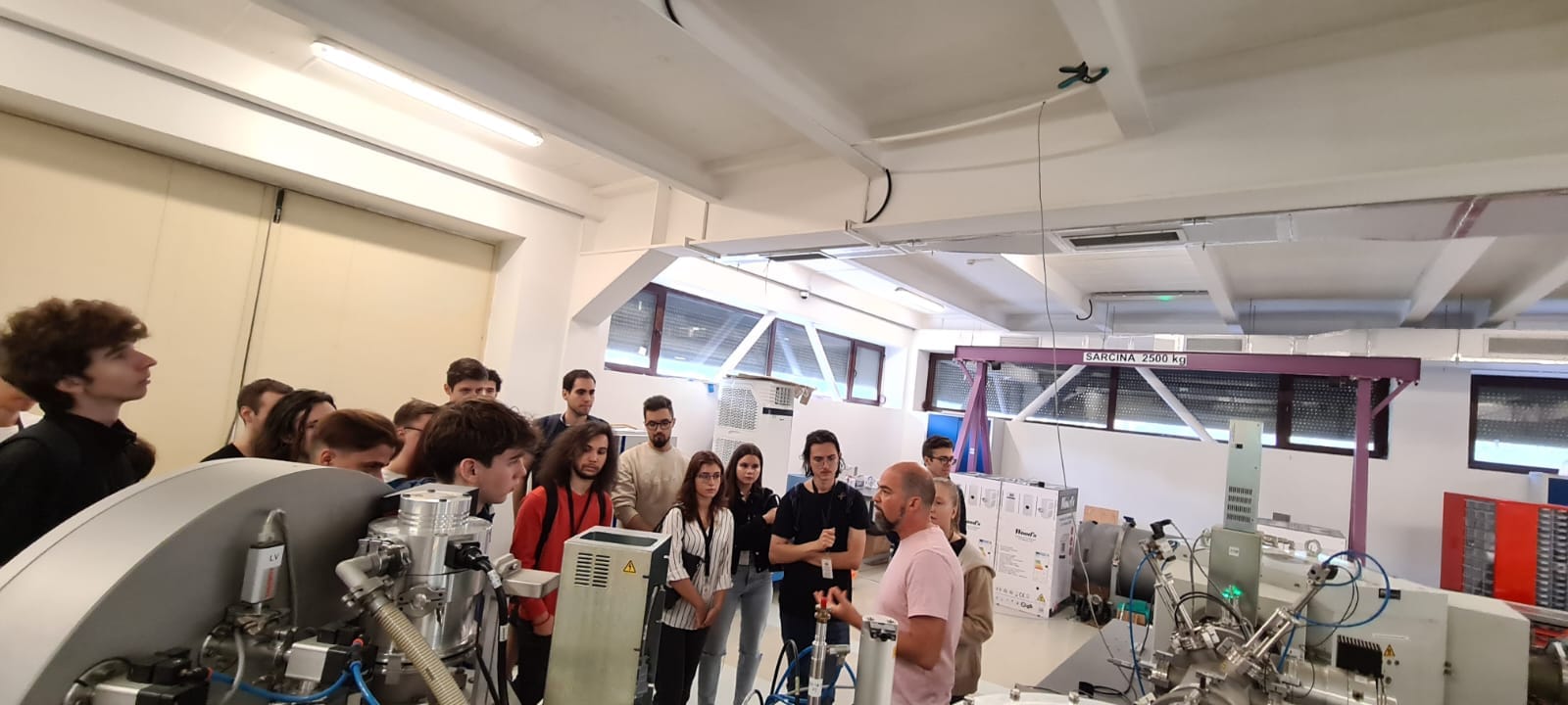 Group of visitors at the RoAMS 1 MV AMS facility