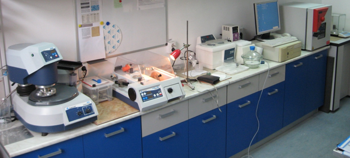 NANOMAT sample preparation bench: precision saw, grinder-polisher, ultrasonic bath and oven