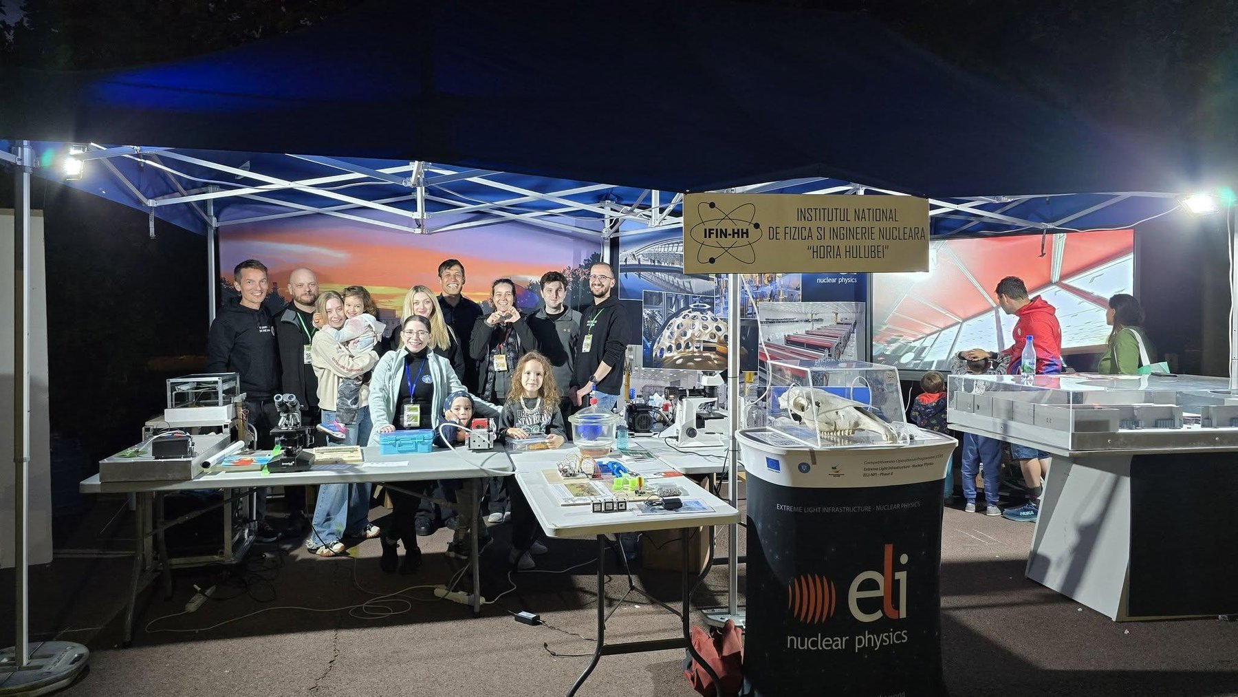 The IFIN-HH stand at European Researchers' Night, with the DFNA team and hands-on demonstrations